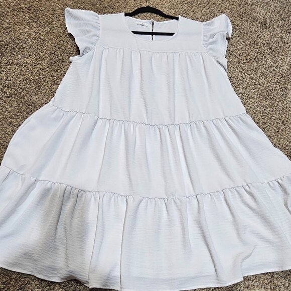 2 Medium Spring/Summer Knee Length Dresses - Picture 3 of 14